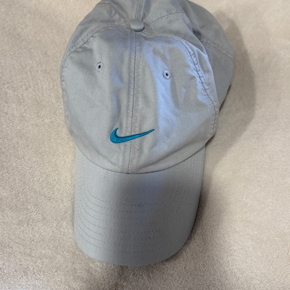 Nike Accessories - Nike women Hat